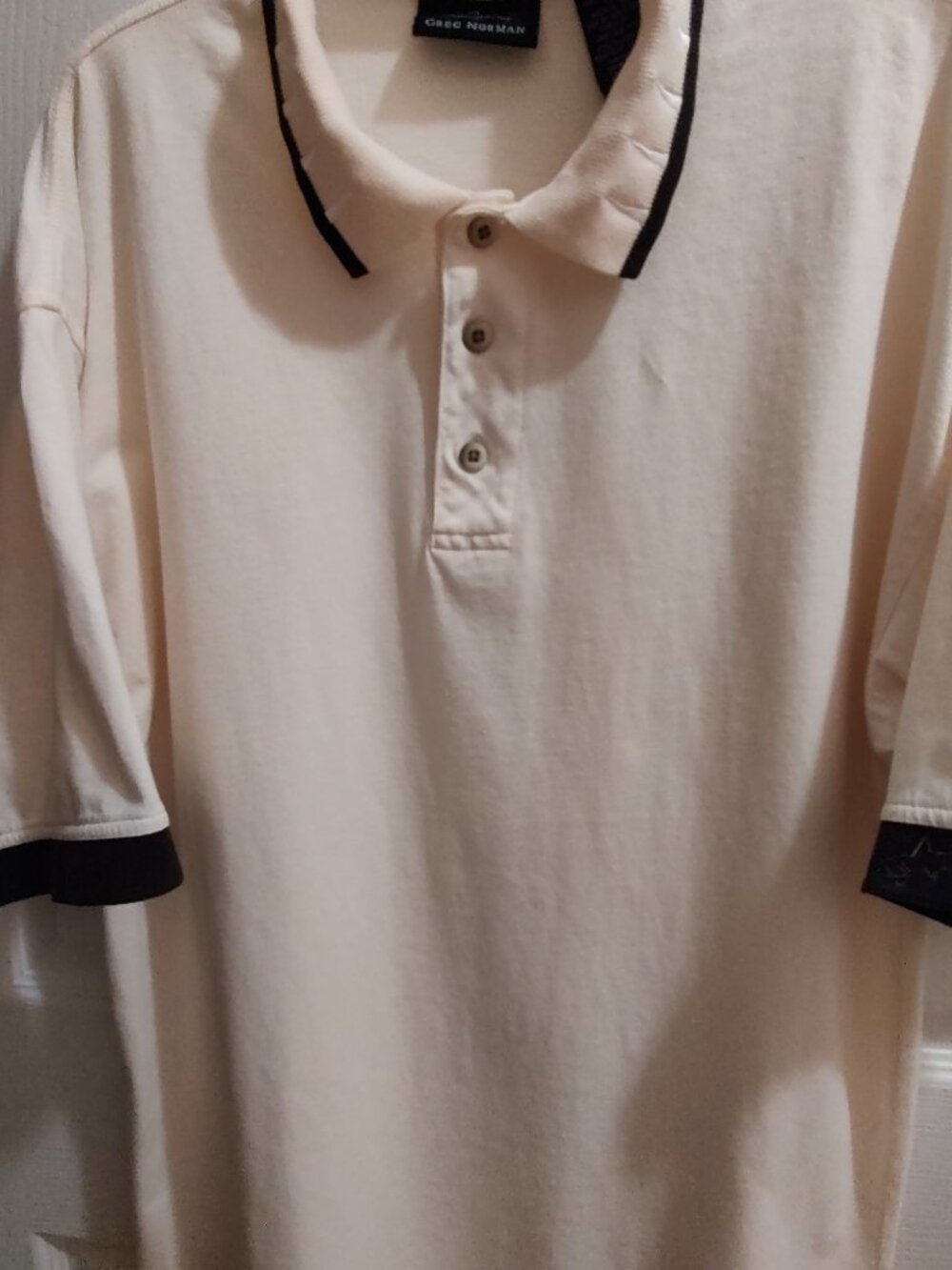 GREG NORMAN POLO SHIRT 100% COTTON EMBROIDERED SHARKS TOOTH COLLAR IVORY BLACK M